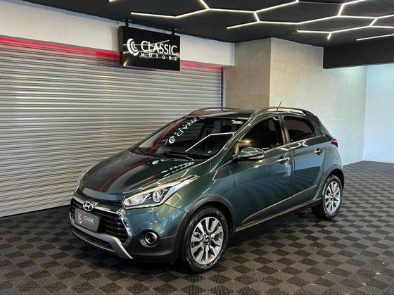 HYUNDAI HB20X 1.6 16V PREMIUM FLEX 4P AUTOMÁTICO HYUNDAI HB20X 1.6 16V PREMIUM FLEX 4P AUTOMÁTICO